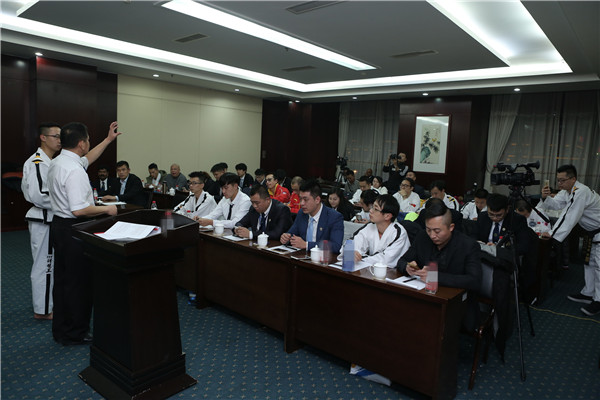 1488176316176086.jpg 第一届中国国际跆拳道联盟国际A级裁判讲习(梁伟民师圣)成功举办.jpg